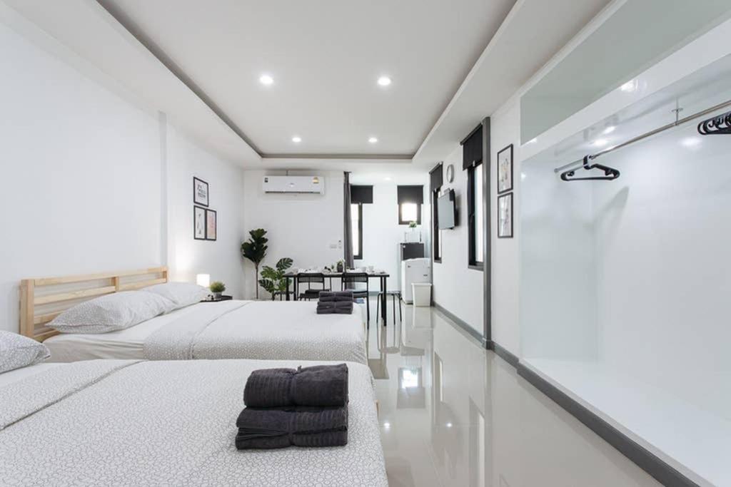 P4 Silom Large 2beds full kitchen WIFI 4-6pax Lejlighed Bangkok Eksteriør billede