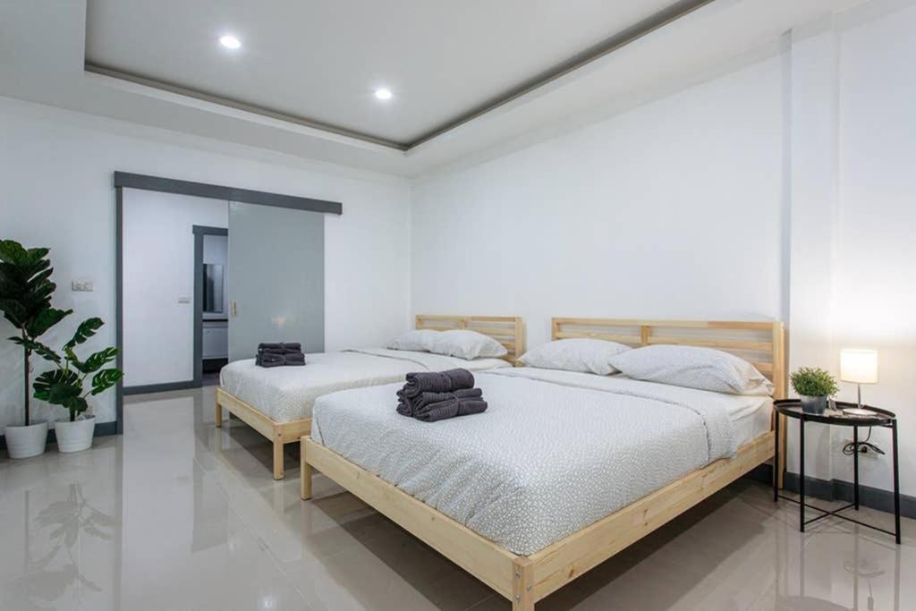 P4 Silom Large 2beds full kitchen WIFI 4-6pax Lejlighed Bangkok Eksteriør billede