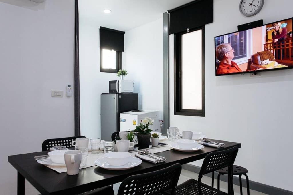 P4 Silom Large 2beds full kitchen WIFI 4-6pax Lejlighed Bangkok Eksteriør billede
