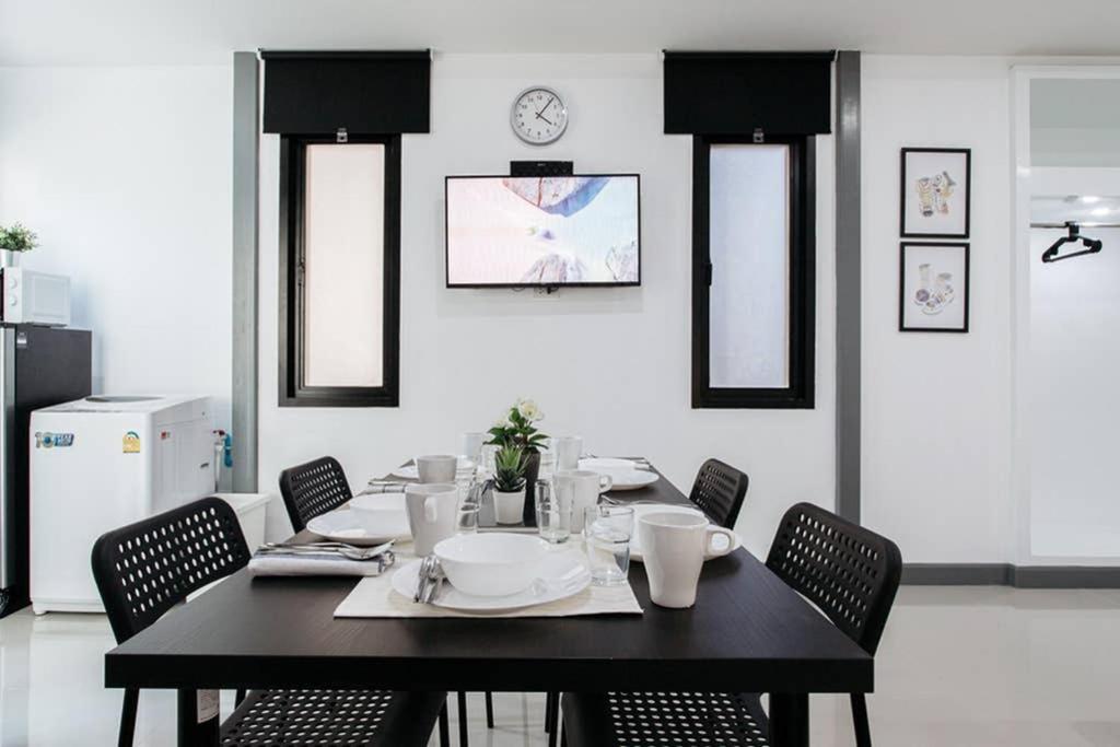 P4 Silom Large 2beds full kitchen WIFI 4-6pax Lejlighed Bangkok Eksteriør billede